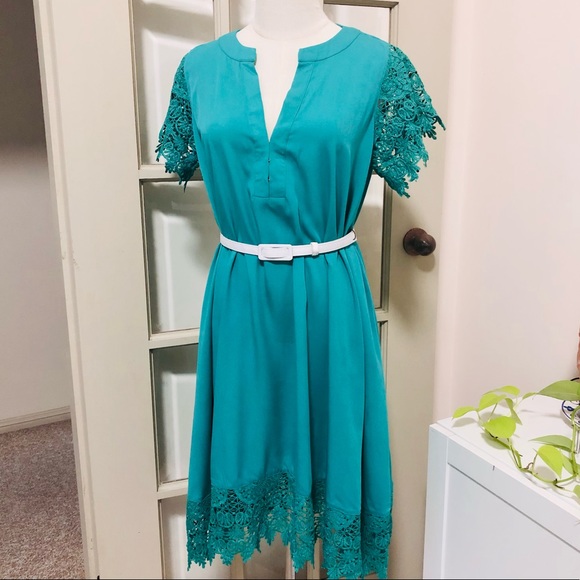 Bohemian Traders Dresses & Skirts - BOHEMIAN TRADERS Dreamer Dress in Emerald Green, lace short sleeves, size XS-12